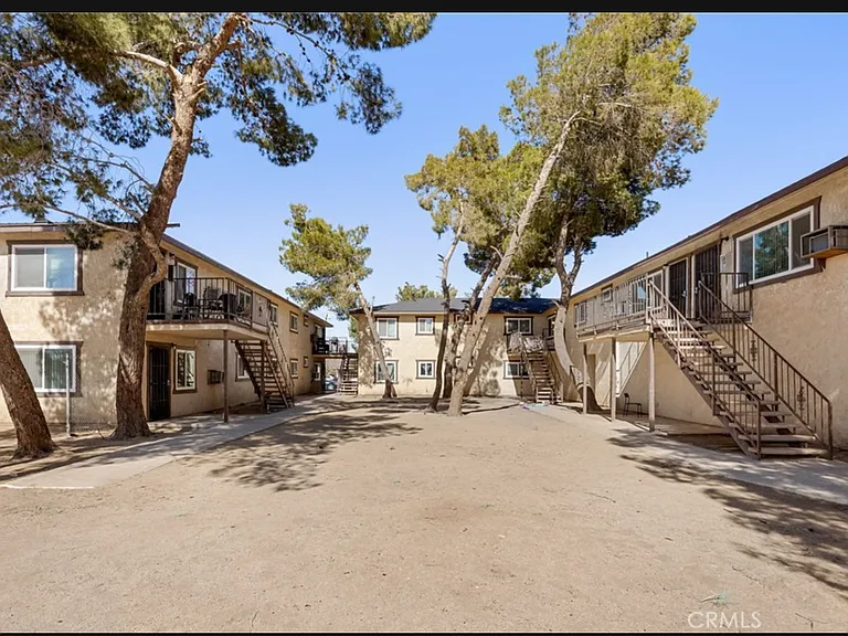 11941 Lee Ave #7 — Photo 1