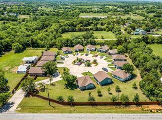 729 Hometown Village Ct, Joshua, TX 76058