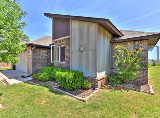 2220 NW 172nd St, Edmond, OK 73012