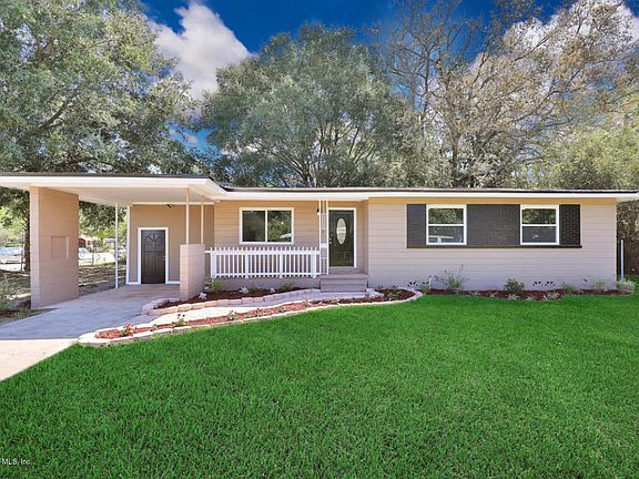 3rd image of 2731 E Pine Summit Dr