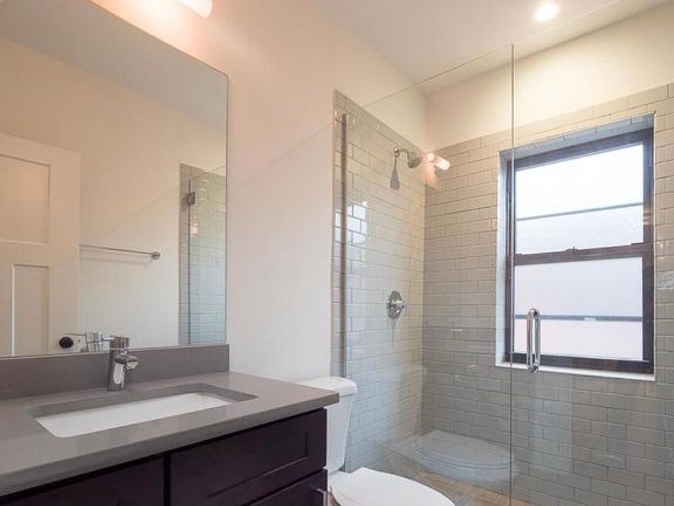 1st image of 701-715 W Brompton Ave #67