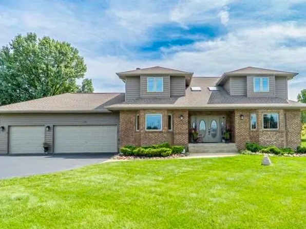 575 Queenswood Rd N, Valparaiso, IN 46385