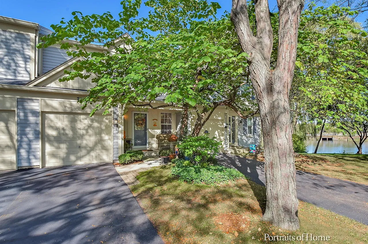 3 bed, 2.5 bath, 1268 sqft, $2,600 — Photo 1
