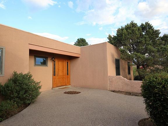 5th image of 695 Bluebird Ln NE
