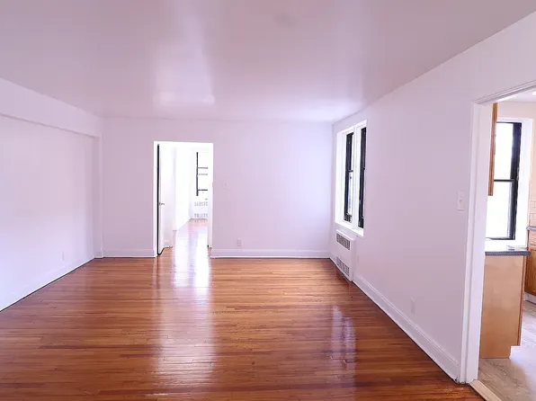 86-15 208th St Unit 2G, Queens Village, NY 11427