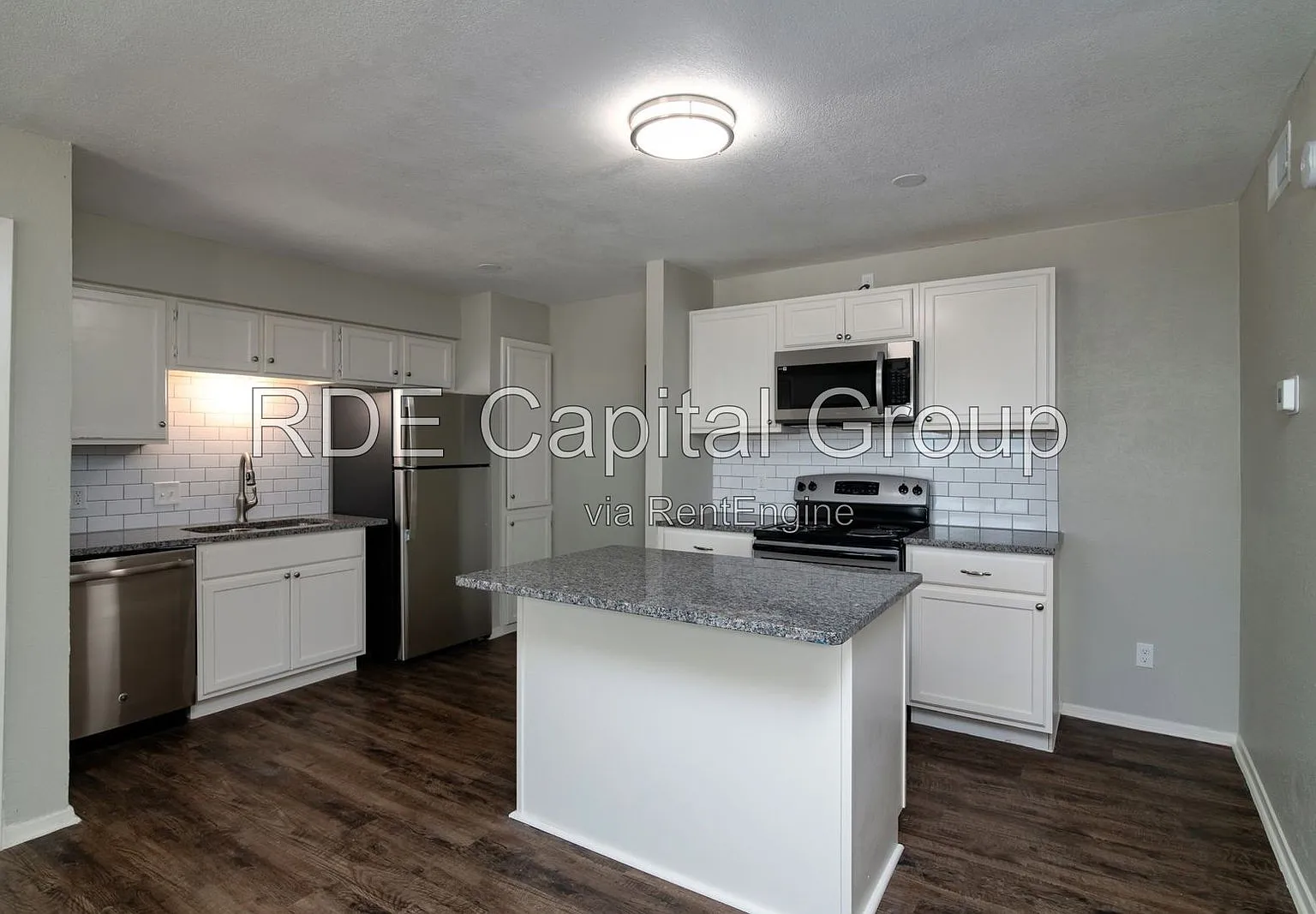 1 bed, 1.0 bath, 725 sqft, $735 — Photo 1