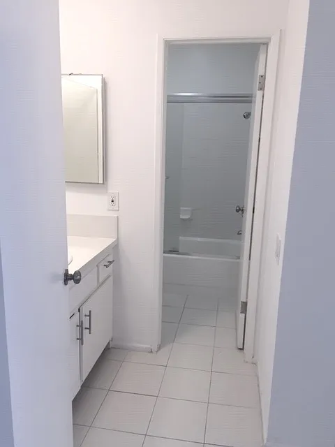 1 bed, $2,425 — Photo 4