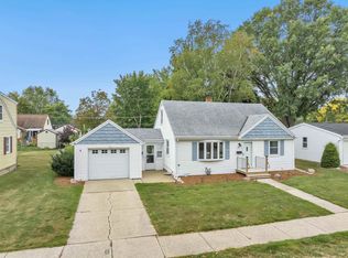 1137 Kenwood St, Green Bay, WI 54304