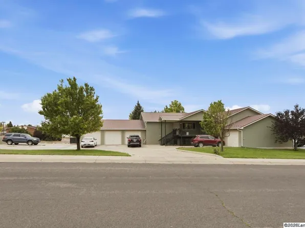 1424 Thaxton Ct, Laramie, WY 82072