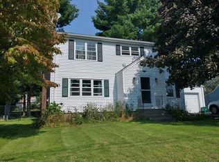 8 Rochelle St, Worcester, MA 01606