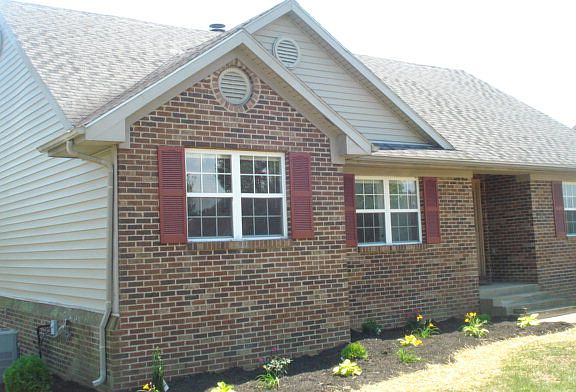 2nd image of 813 Oak Fairway Ct