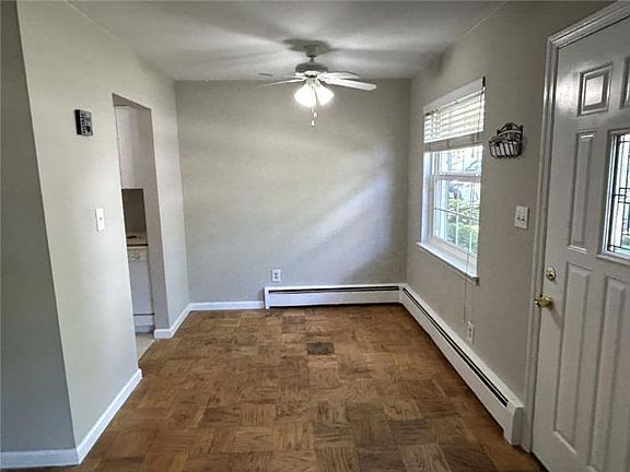 3rd image of 1102 Towne House Vlg