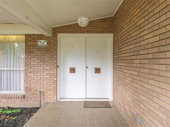 3rd image of 736 Neal Dr