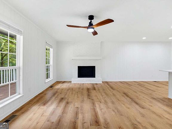 5th image of 784 Hardy Way