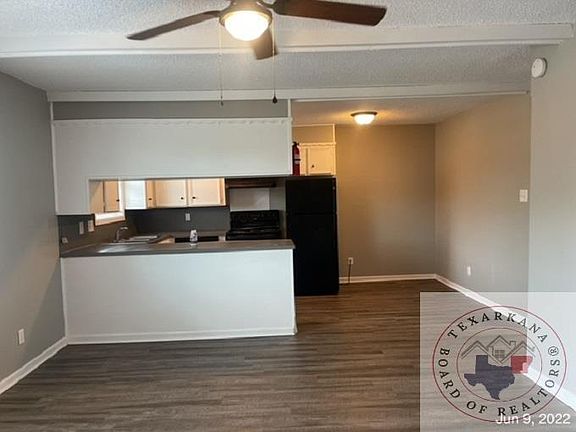 4th image of 425 & 50 Westlawn Dr