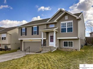 19417 X St, Omaha, NE 68135