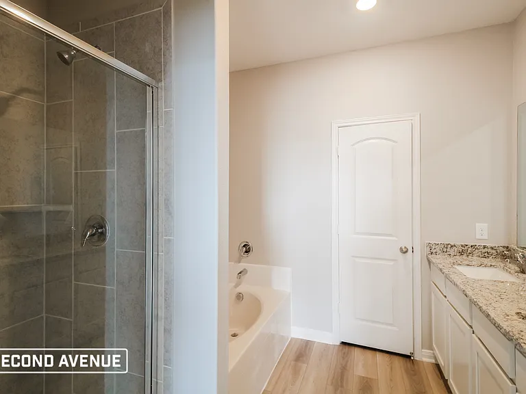 2105 Meadow Dr — Photo 12
