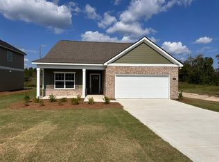190 Black Oak Dr, Smiths Station, AL 36877