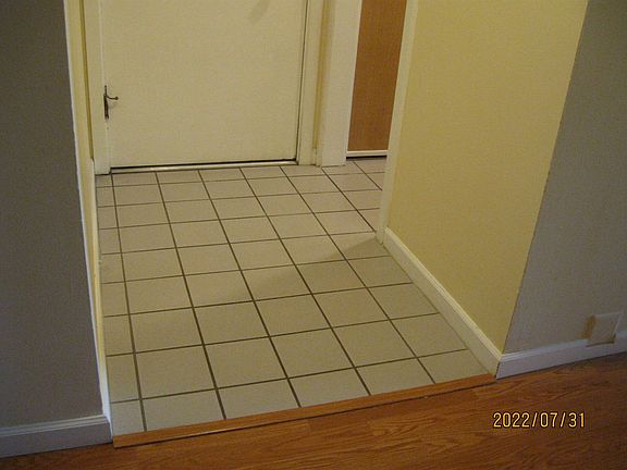 4th image of 417 Bellevue Way SE #Townhouse 202
