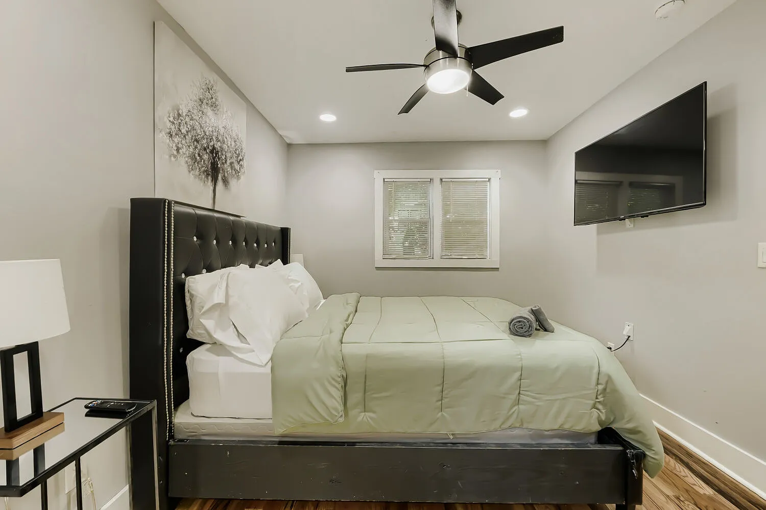 3 bed, 1140 sqft, $3,500 — Photo 3