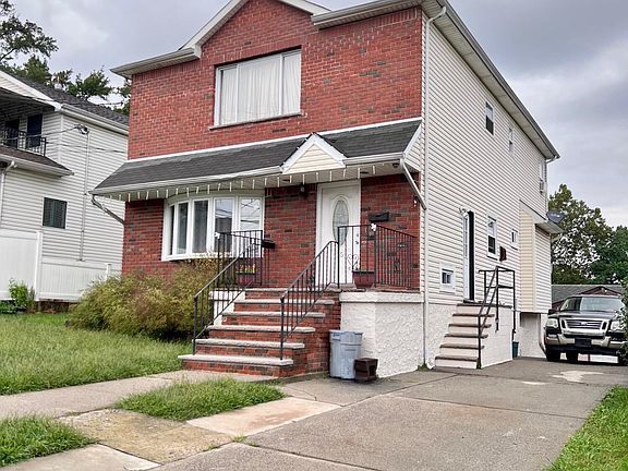 2nd image of 15 Spratt Ave