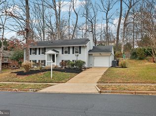 8826 Stark Rd, Annandale, VA 22003