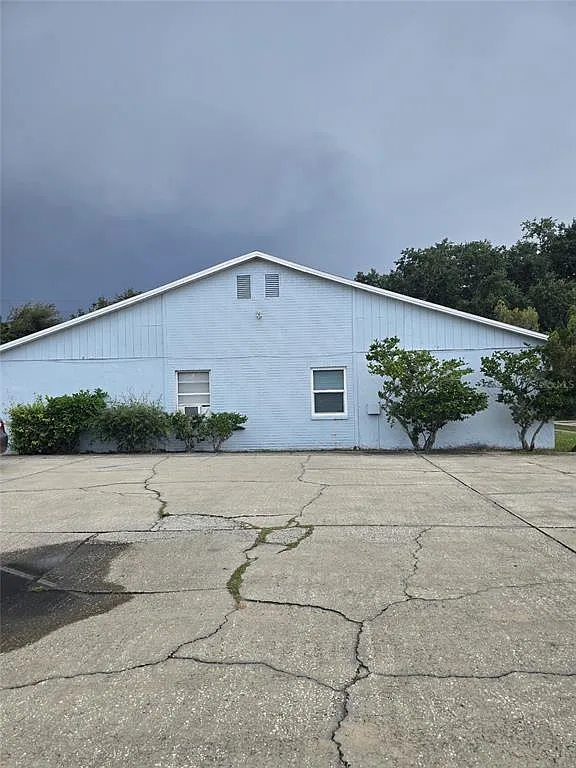 2 bed, 1.0 bath, 3456 sqft, $1,400 — Photo 1