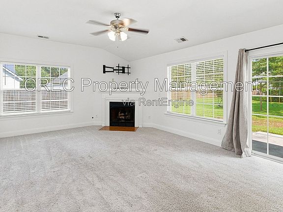 2nd image of 304 Carriage Wheel Rd