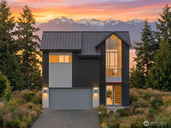 5211 SW Jacobsen Road, Seattle, WA 98136