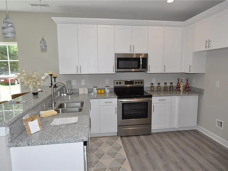 213 Kilby Ave — Photo 4