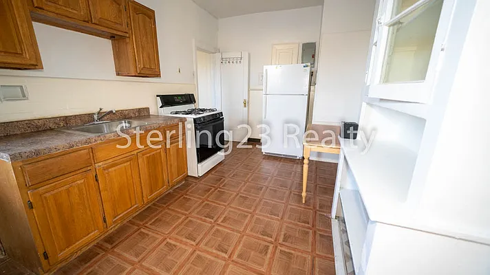 Rented by Sterling Realty Solution Inc | media 7