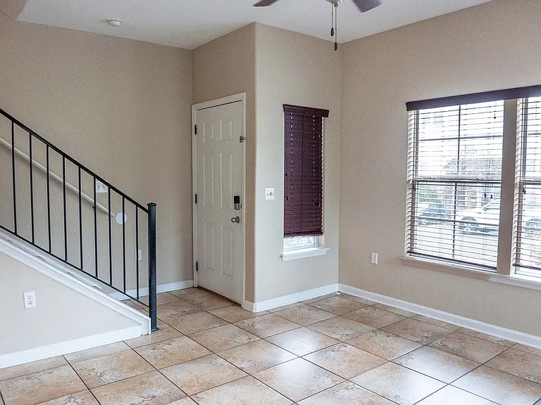 2295 Del Carmel Way #2295 — Photo 7