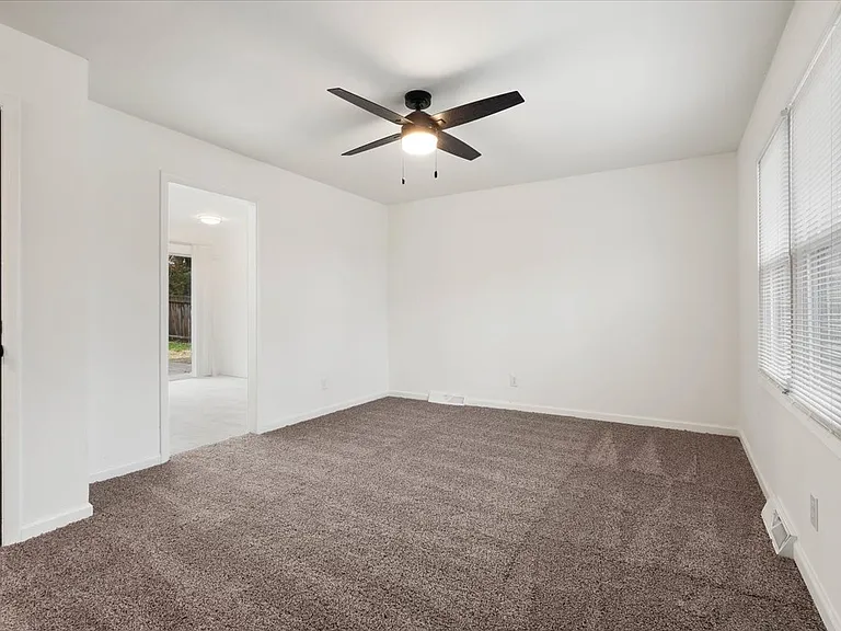 11312 Ditman Ave — Photo 4