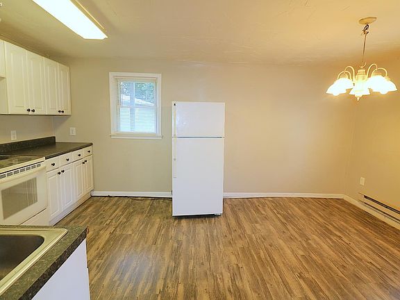 3rd image of 8 Chatham St