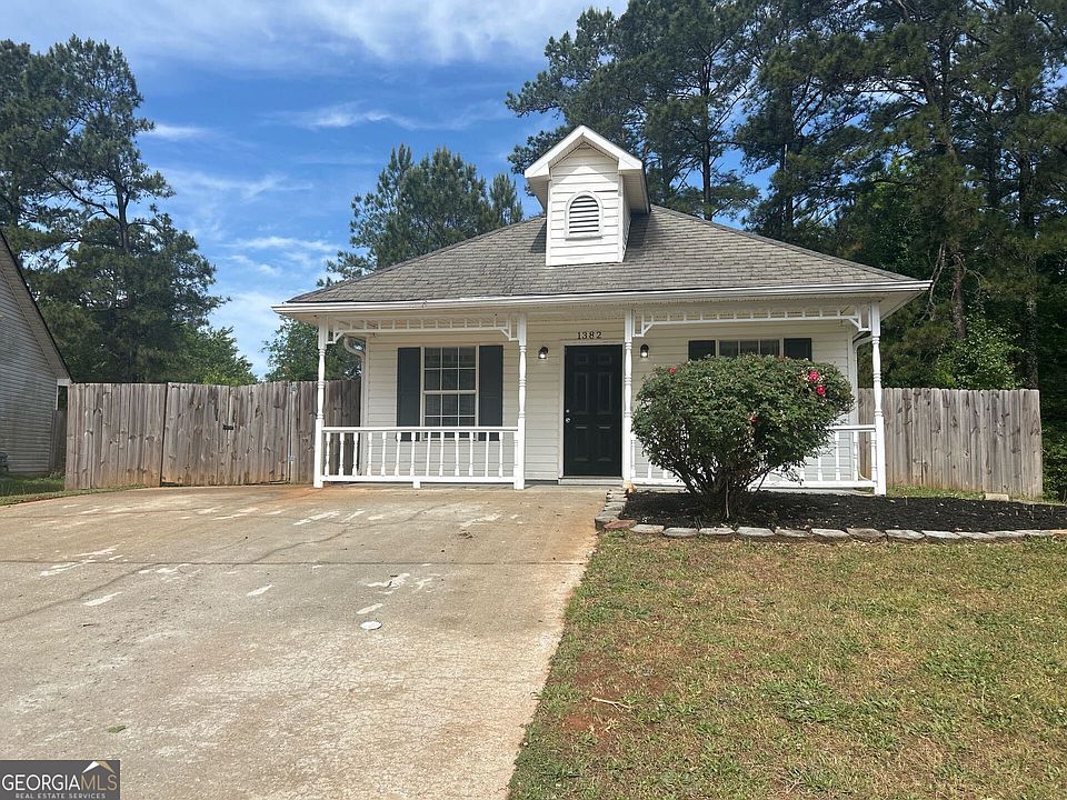1st image of 1382 N Hampton Dr