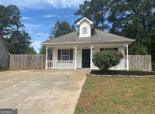 1382 N Hampton Dr, Hampton, GA 30228