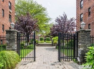 1 Jefferson Ave ##12A, Rockville Centre, NY 11570