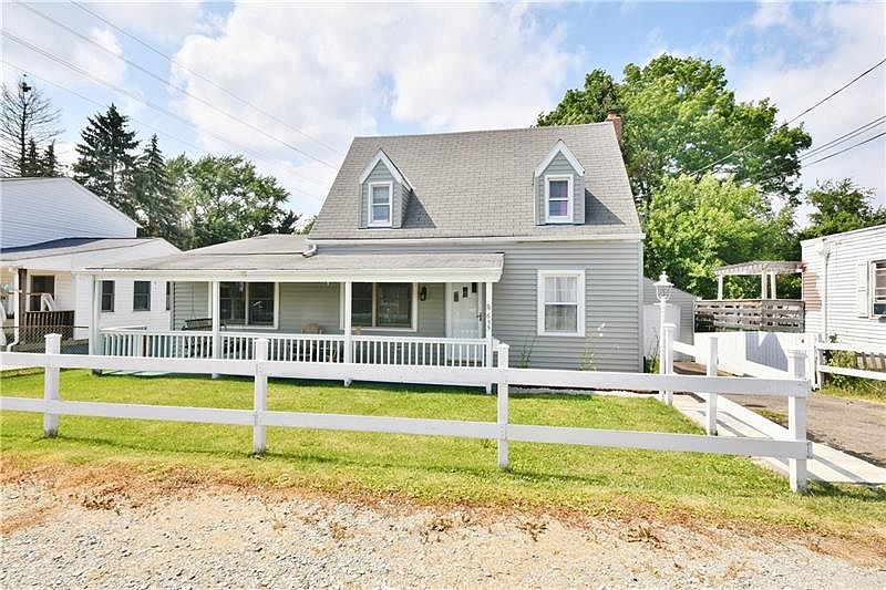 1st image of 655 Riverview Dr