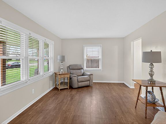 5th image of 504 Cricklewood Dr