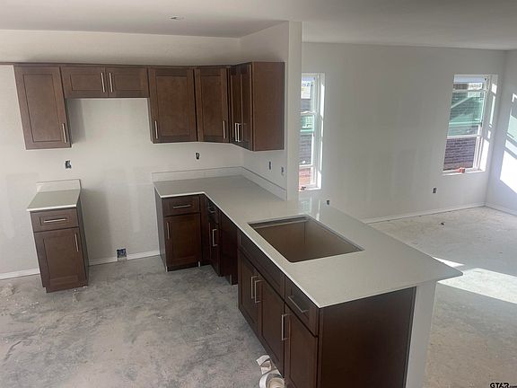 2nd image of 1606 Ridgeway Ln