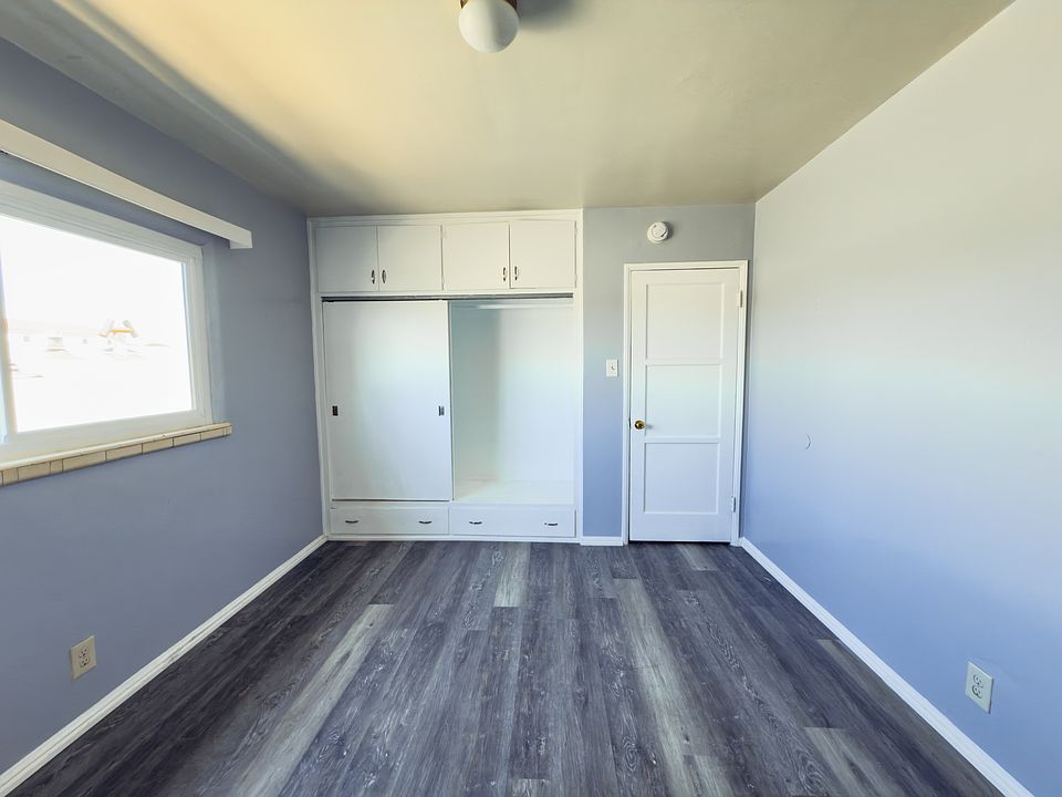 1st image of 10931 California Ave #10955