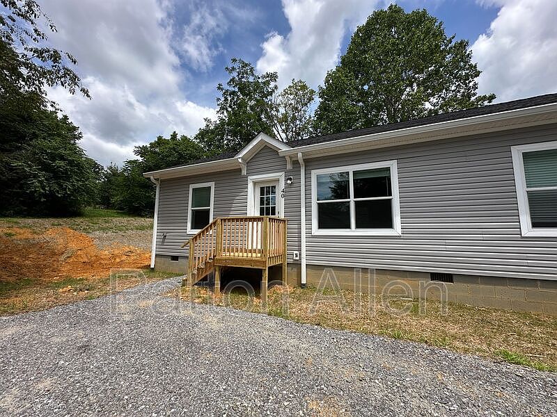 1st image of 40 Little Martha Ln