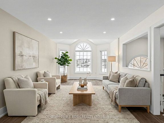 2nd image of 1348 Hawk Ridge Cres