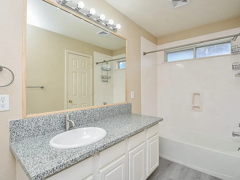 15114 Snow Hill Ct — Photo 27