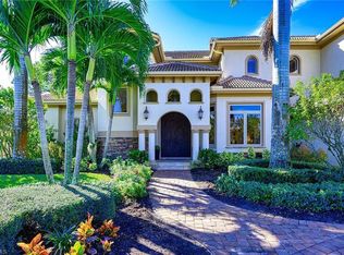 618 Cypress Way E, Naples, FL 34110