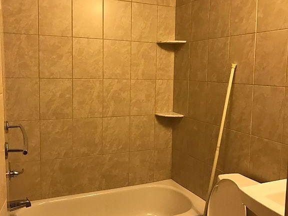 3rd image of 152 Roseberry St #B