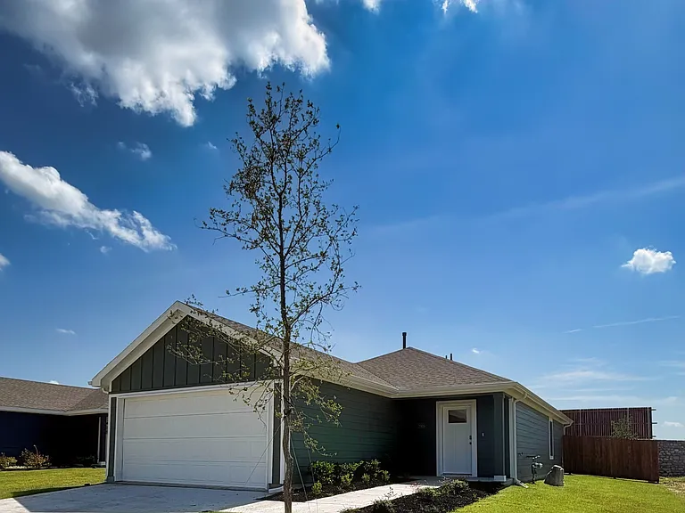2909 Serenity Ln — Photo 3