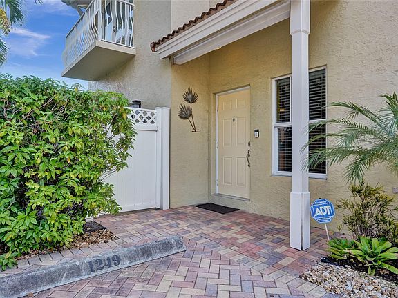 2nd image of 1249 NE 32nd Street