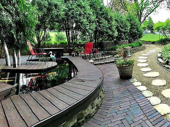 Landscaped back yard with ko