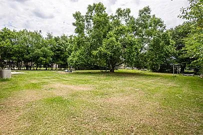 3 bed, 2.0 bath, 1397 sqft, $1,600 — Photo 3